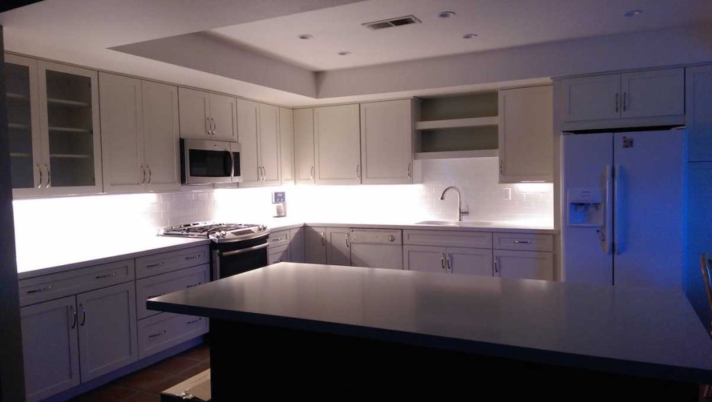 نورپردازی زیرکابینتی